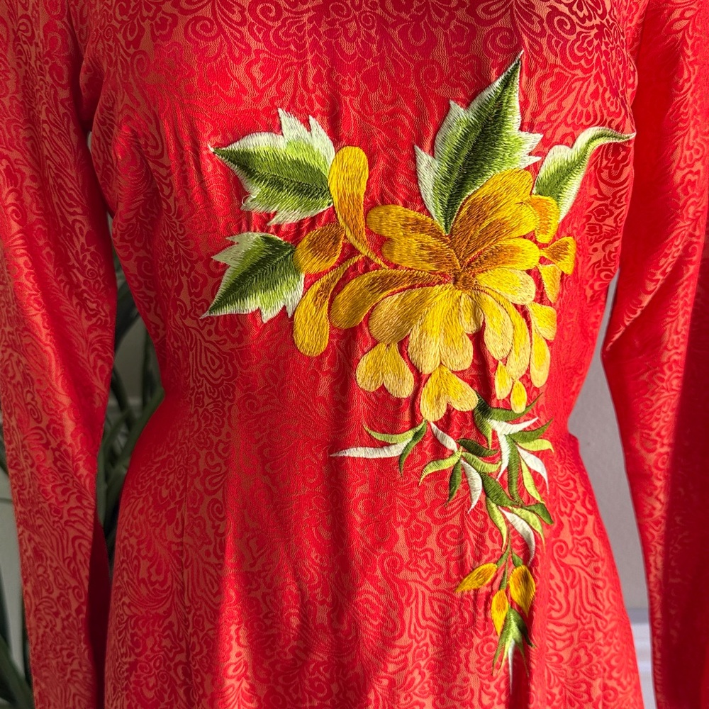 Vietnamese Ao Dai Set Embroidered Floral Details with Contrast Yellow Pants - Picture 2 of 8